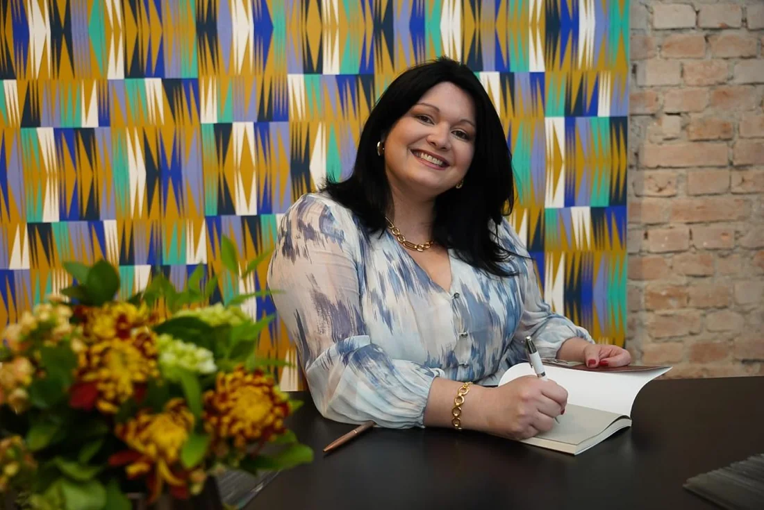 Amalia Antunes Nogueira, autora e psicóloga, em sessão de autógrafos de seu livro